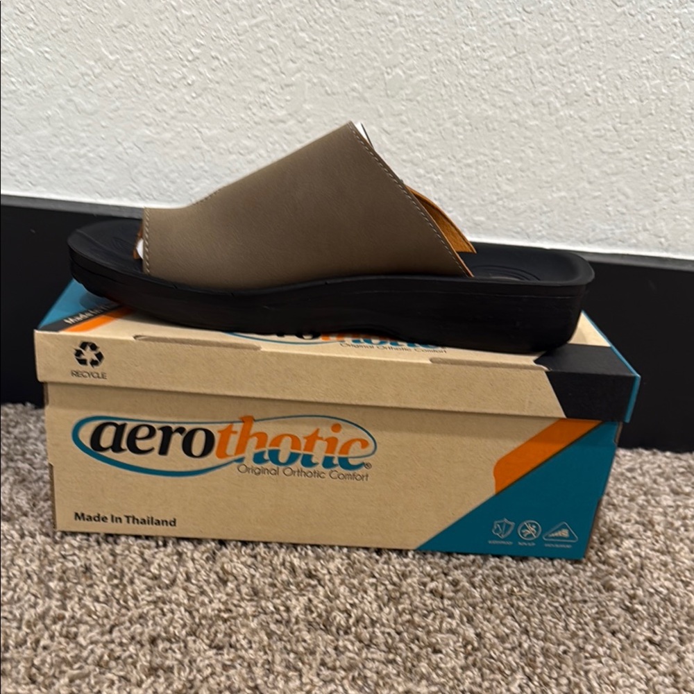 Aerothotic Reagan Split Toe Slide Sandals Size 10